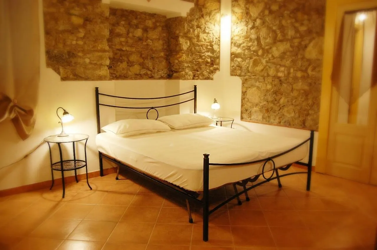 Incantevole E Storico Appartamento In Pieno Centro Taormina 0*,  Italy